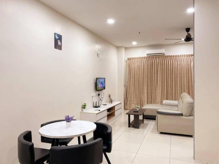 Cozyhouse 4Room 3Bath Room 10Pax'''Simpangampattasek Simpang Ampat  Exterior foto