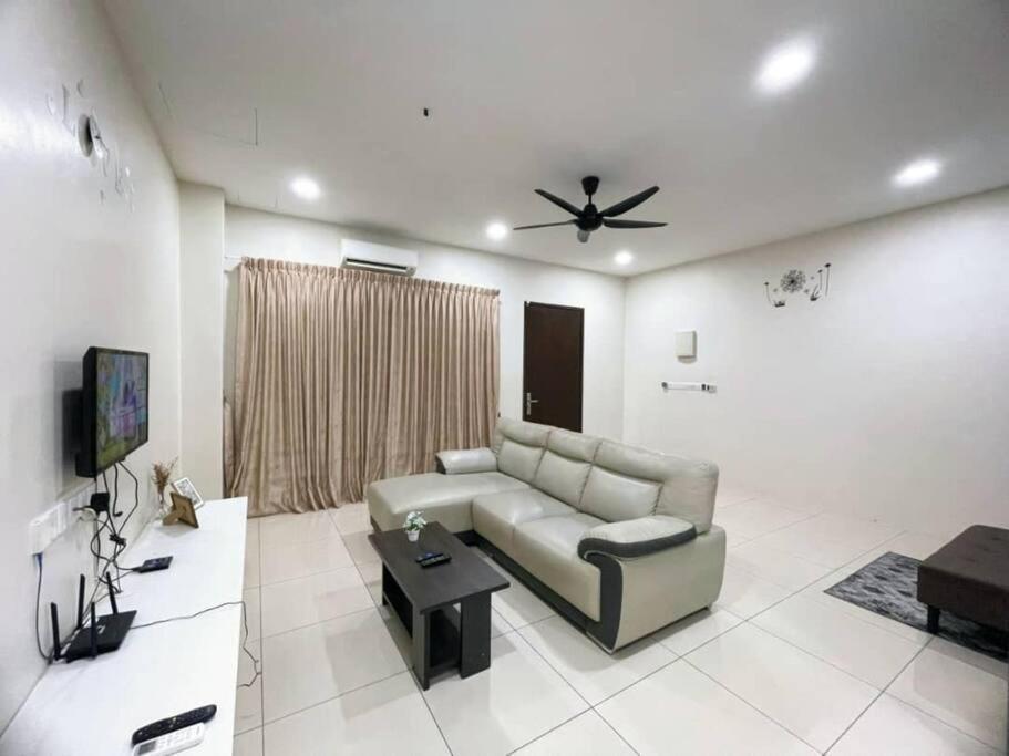 Cozyhouse 4Room 3Bath Room 10Pax'''Simpangampattasek Simpang Ampat  Exterior foto