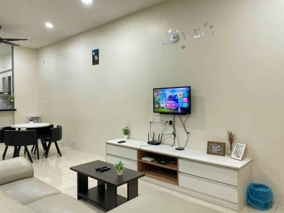 Cozyhouse 4Room 3Bath Room 10Pax'''Simpangampattasek Simpang Ampat  Exterior foto